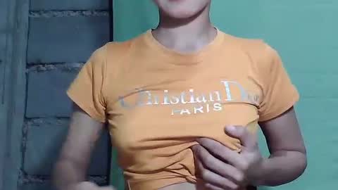 Snapshot of merietiny chatting on February 21, 2025, 6:51 am merietiny online show from February 21, 2025, 6:51 am