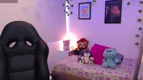 Snapshot of merilynwhithe_ chatting on October 5, 2025, 10:29 pm Merilyn online show from October 5, 2025, 10:29 pm