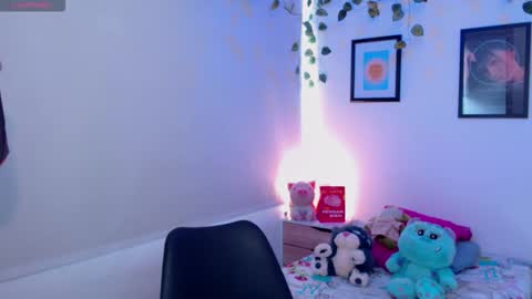 Snapshot of merilynwhithe_ chatting on October 13, 2025, 7:47 pm Merilyn online show from October 13, 2025, 7:47 pm