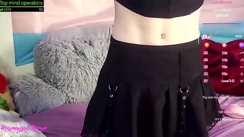 mesmerized_mowo online show from September 12, 2025, 10:10 pm