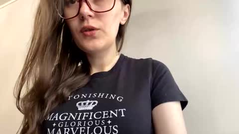 Jessica online show from October 9, 2025, 8:34 am