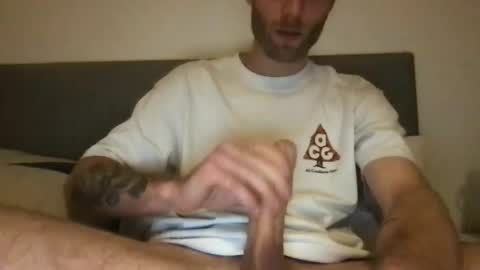 messageme11 online show from November 21, 2025, 6:28 pm