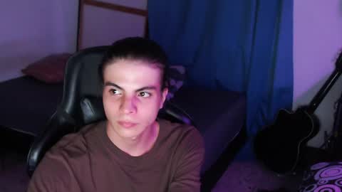 Snapshot of meteorichandling chatting on April 7, 2026, 10:42 pm meteorichandling online show from April 7, 2026, 10:42 pm