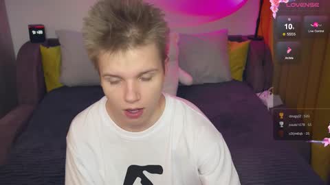 Snapshot of metratok chatting on February 3, 2026, 2:53 am Arthur online show from February 3, 2026, 2:53 am