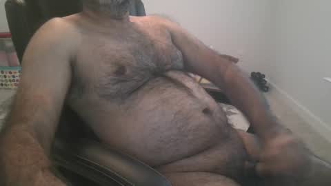 Snapshot of metter26 chatting on December 15, 2024, 8:25 pm atx guy online show from December 15, 2024, 8:25 pm