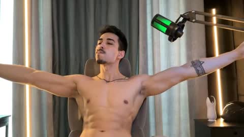 mettew22cm online show from November 7, 2025, 7:58 pm