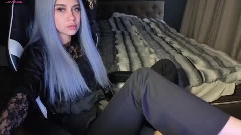 vollmond online show from June 3, 2026, 2:33 pm