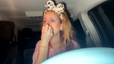 mezzy69 online show from January 17, 2025, 10:11 am