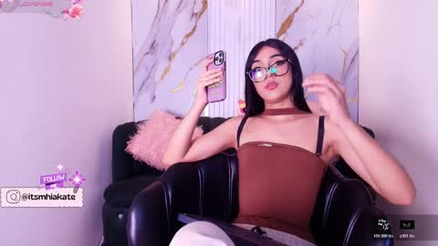 Mhia Kate online show from March 26, 2026, 12:11 pm