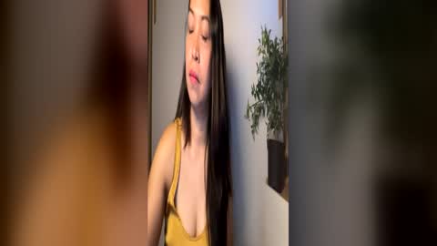 Snapshot of mi_love00 chatting on June 17, 2026, 8:28 am mi_love00 online show from June 17, 2026, 8:28 am