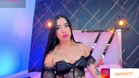 Snapshot of mia77_ chatting on July 19, 2026, 1:20 am Mia online show from July 19, 2026, 1:20 am