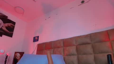 Emi online show from September 19, 2025, 7:25 pm