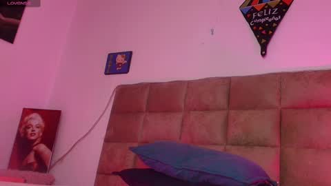 Emi online show from October 7, 2025, 7:22 pm