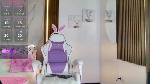 Mia Blonde online show from December 2, 2025, 7:20 pm