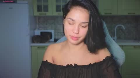 Mia online show from October 15, 2025, 10:54 pm