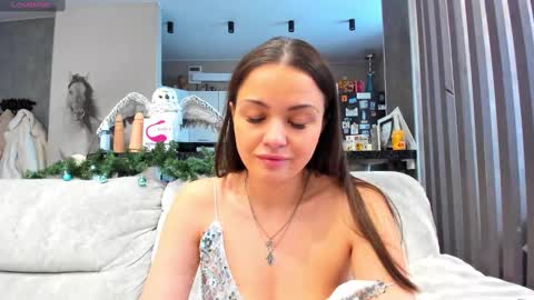 Mia online show from December 30, 2024, 4:31 am