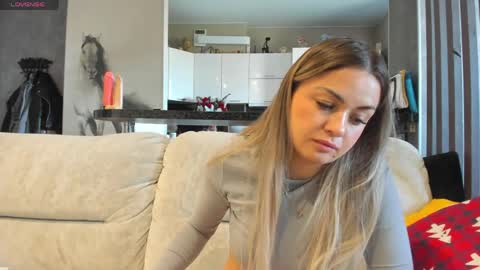 Mia online show from May 20, 2026, 2:29 am