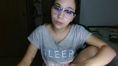 Mia online show from March 27, 2026, 1:33 am