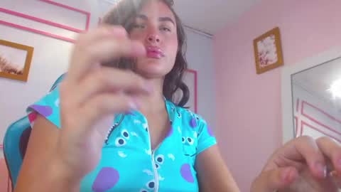 Mia  online show from February 21, 2025, 1:11 am