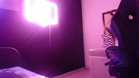 Mia  online show from March 7, 2025, 12:58 am