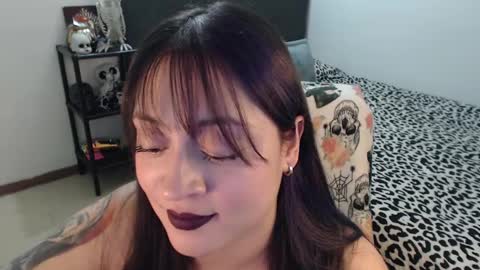 mia online show from January 10, 2025, 1:21 am