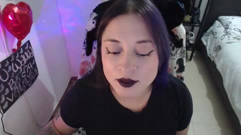 mia online show from February 12, 2025, 9:01 pm