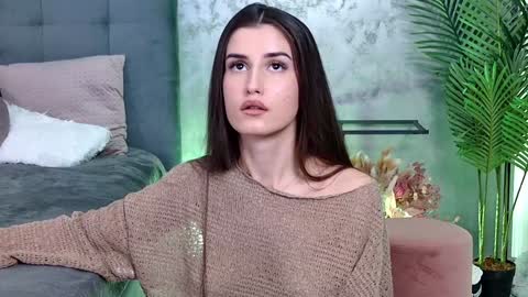 Freya Allen online show from February 4, 2025, 9:20 pm