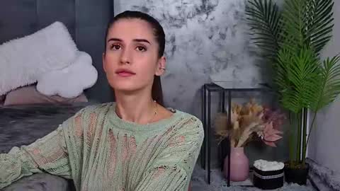 Freya Allen online show from October 19, 2025, 8:31 pm