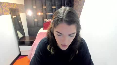 MIA CARTER online show from October 28, 2025, 7:49 pm