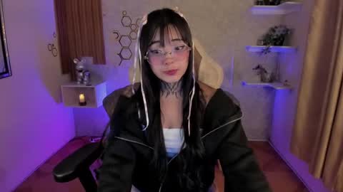 Snapshot of mia_cat05 chatting on September 21, 2025, 7:32 am Mia online show from September 21, 2025, 7:32 am