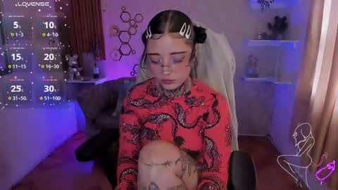 Mia online show from December 16, 2025, 5:51 pm