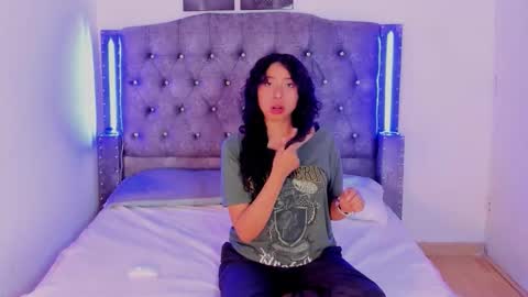 Snapshot of mia_cavallii chatting on December 19, 2025, 1:18 pm mia_cavallii online show from December 19, 2025, 1:18 pm