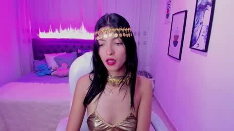 Mia online show from November 24, 2025, 8:30 pm