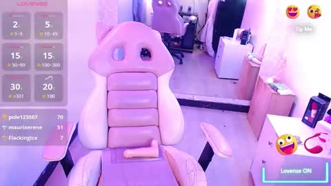 Snapshot of mia_collens_ chatting on February 14, 2025, 8:31 am MIA online show from February 14, 2025, 8:31 am