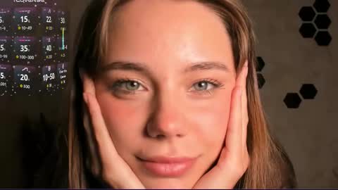 Mia  next stream Thursday 1400 UTC1 Friday 1400 UTC1 online show from September 9, 2025, 2:16 pm