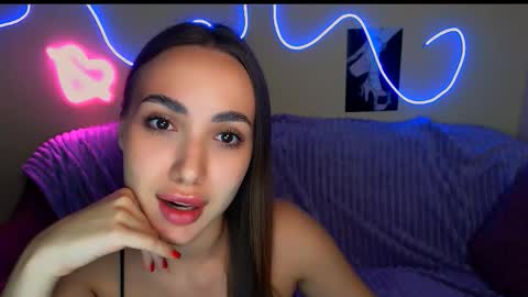 mia_cutie77 online show from September 26, 2025, 10:19 am