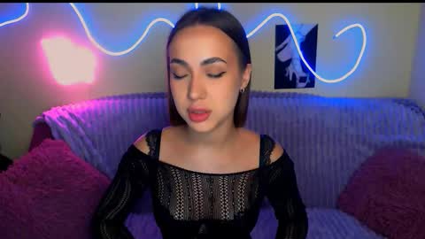 mia_cutie77 online show from October 7, 2025, 9:06 am