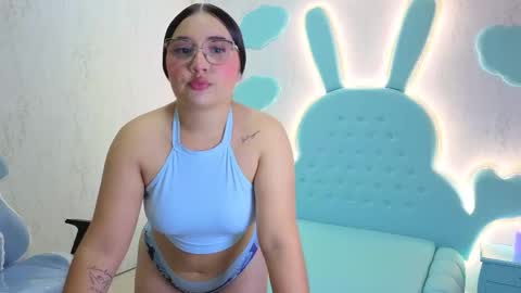 Mia Cuttee online show from October 3, 2025, 3:25 am