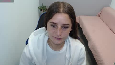 Mia online show from February 19, 2026, 2:02 pm