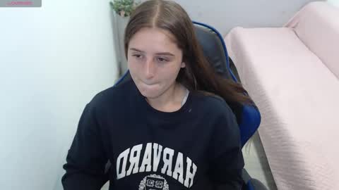 Mia online show from March 6, 2026, 1:18 pm