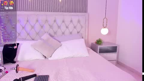 Snapshot of mia_dolls18 chatting on February 25, 2026, 3:16 am MIA help me get to 25 hands up online show from February 25, 2026, 3:16 am