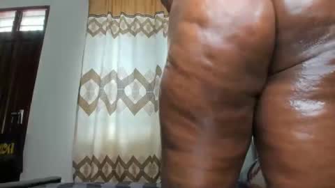 Snapshot of mia_ebbony chatting on October 23, 2025, 7:40 am mia_ebbony online show from October 23, 2025, 7:40 am