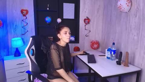 mia_esposito2 online show from September 30, 2025, 3:11 am