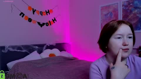 Mia online show from November 4, 2025, 1:59 am