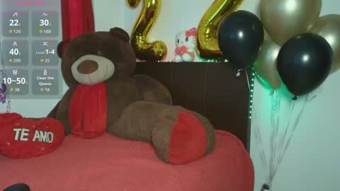 mia_fernand online show from April 14, 2026, 4:02 pm