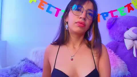 Mia flames online show from November 25, 2025, 9:37 pm