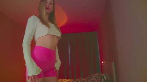 Snapshot of mia_fleur_ chatting on March 11, 2025, 4:10 am Mia online show from March 11, 2025, 4:10 am