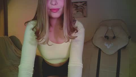 Mia online show from April 2, 2026, 10:18 pm