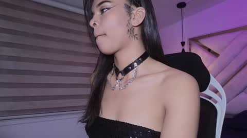 Mia online show from February 12, 2026, 3:01 am