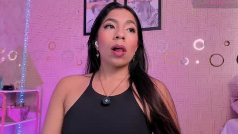 Snapshot of mia_gothzx chatting on May 15, 2026, 8:27 pm Mia online show from May 15, 2026, 8:27 pm